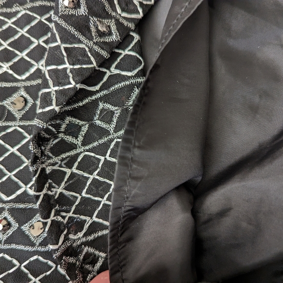 Bright Short - Picture 3 of 4